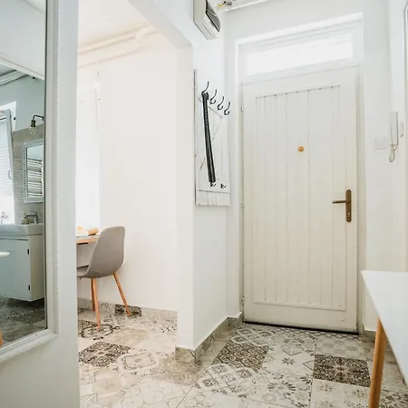 Bohemia Apartment *